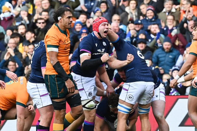 Key role in Hamish Watson’s try in well-worked lineout move but was a towering presence throughout. 8