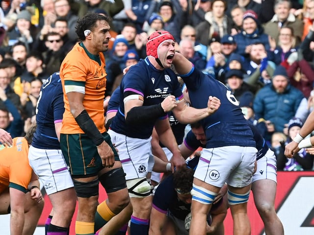 Key role in Hamish Watson’s try in well-worked lineout move but was a towering presence throughout. 8