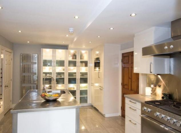 There is also the luxury of a second kitchen just in case there isn't enough space in the main kitchen.
