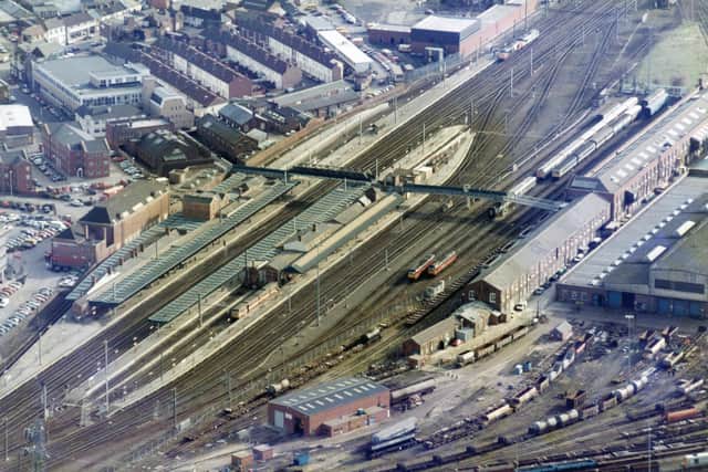 The footbridge can clearly be seen in this 1995 view of Doncaster Station