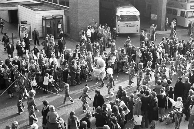 The Binns Santa Claus parade reaches Crowtree Road in 1978.