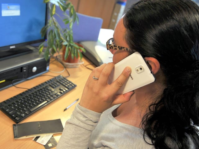 A number of residents have applied for a job online, provided various personal details, and then later found out it was a fraudulent advert