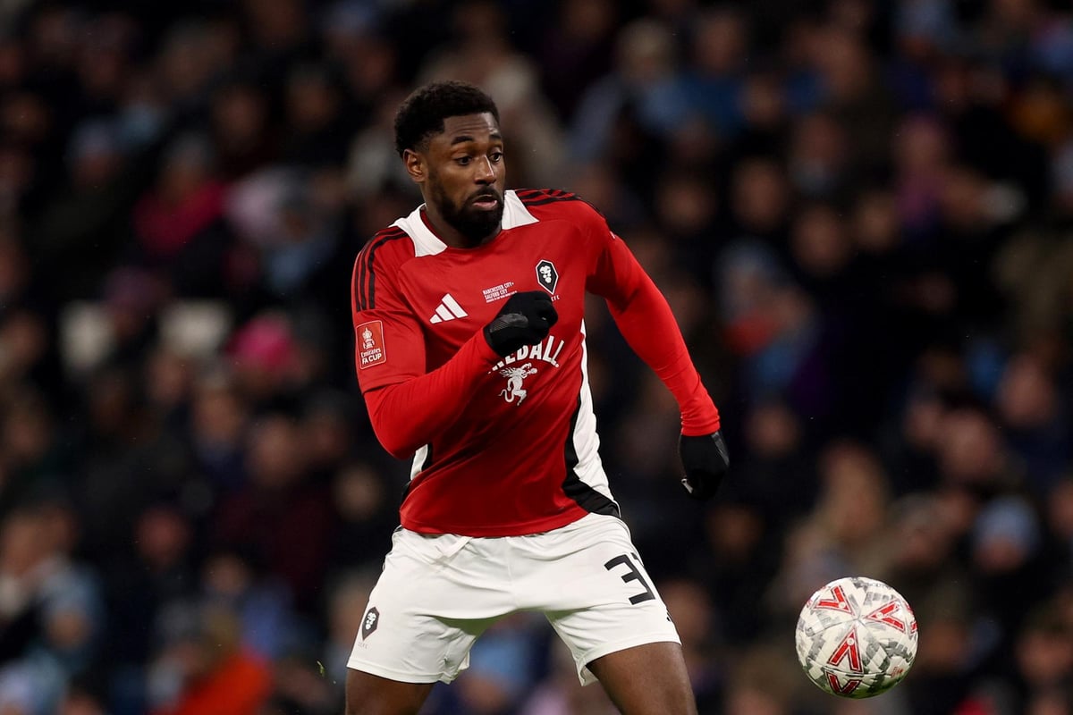 Former Doncaster Rovers loan star pens 'short-term' deal with EFL strugglers