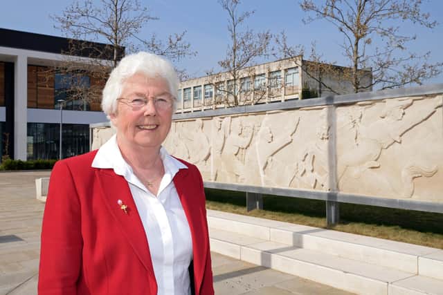 Doncaster mayor Ros Jones has criticised the allocation of police officers for the town in a letter to South Yorkshire crime commissioner Dr Alan Billings