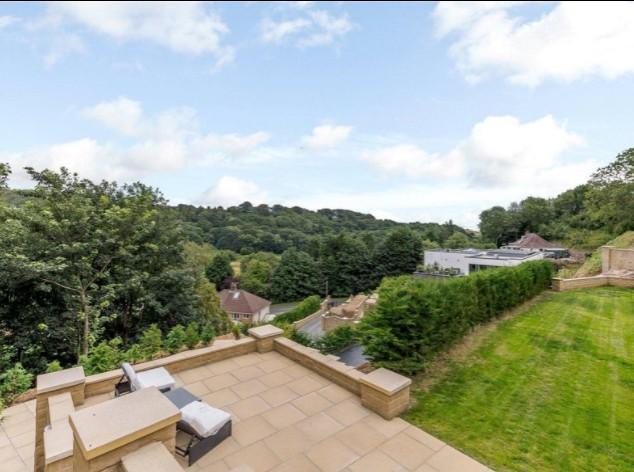 The garden and terrace areas provide spectacular views over Scarborough, and are nicely secluded to offer privacy.