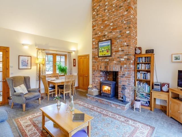 Rose Cottage - living area.