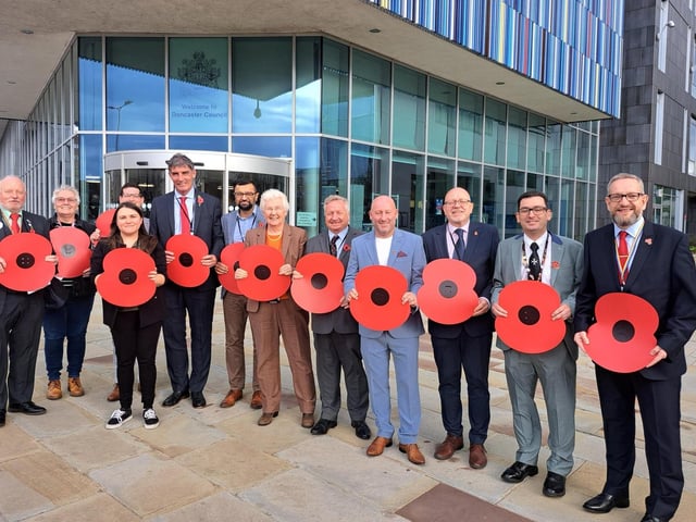 Poppies have been attached to hundreds of lamp-posts across Doncaster to mark Remembrance Sunday.