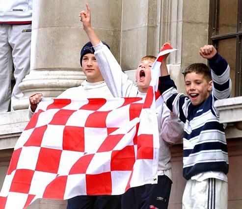 Fans outside the  Mansion House, May 18, 2003