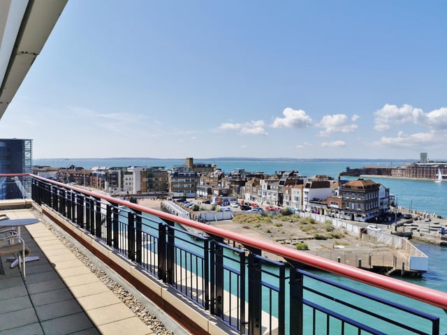 The apartment has panoramic views of the harbour with a wrap around balcony and rooftop viewing terrace so you can enjoy the views!
