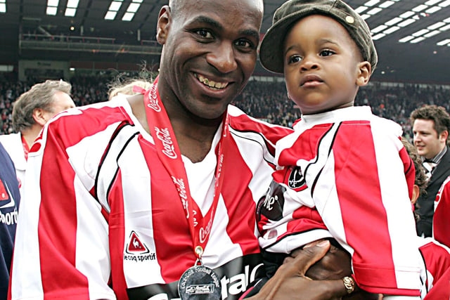 The former England U21 international made five appearances as the Blades sealed promotion to the Premiership back in 2005/06, and played almost 500 professional games in his long career