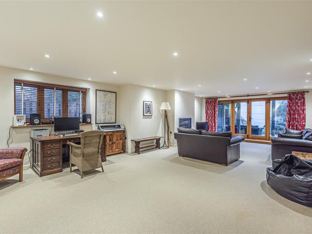 Drawing room.