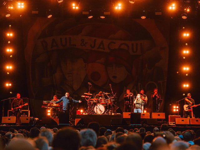 Paul Heaton and Jacqui Abbott at Doncaster by Anthony Mooney