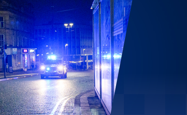 Motorradfahrer erleidet nach Kollision mit Lieferwagen in Doncaster ...