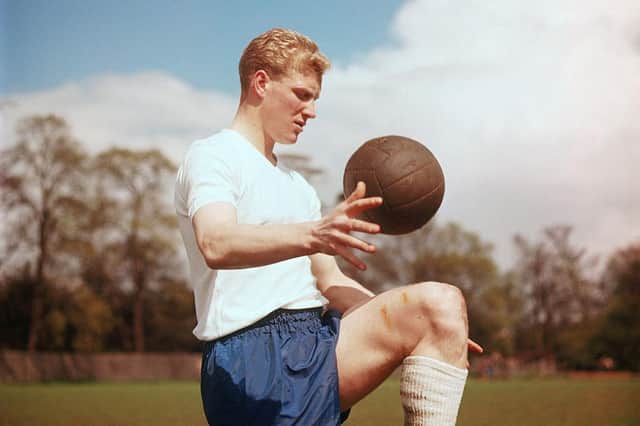 Wolverhampton Wanderers central defender Ron Flowers in training, circa 1960. (Photo by Don Morley/Getty Images)