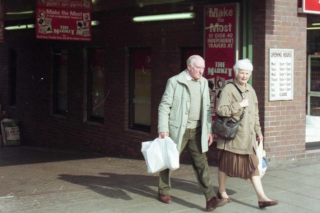 An April 1997 view of the market. Do you recognise the shoppers?