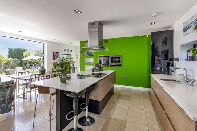 An alternative view of the bright and spacious living kitchen.