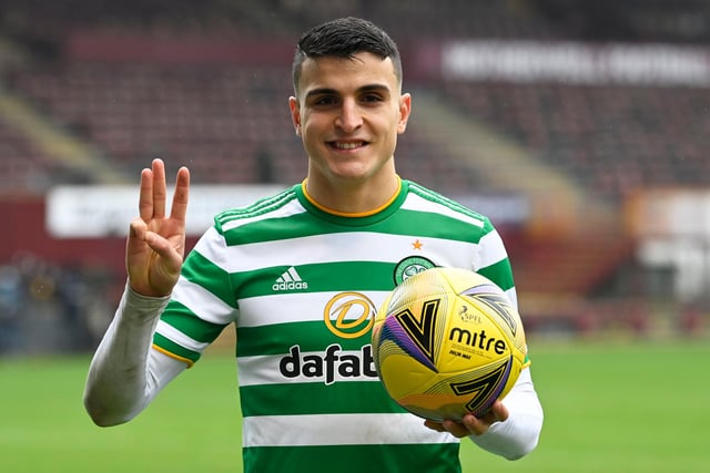 Alex McLeish reckons Celtic have what it takes to buy Mohamed Elyounoussi from Southampton on a permanent deal. The ex-Scotland boss however feels Celtic will want to get a lot more out of the player before they commit to any sort of deal. (Football Insider)