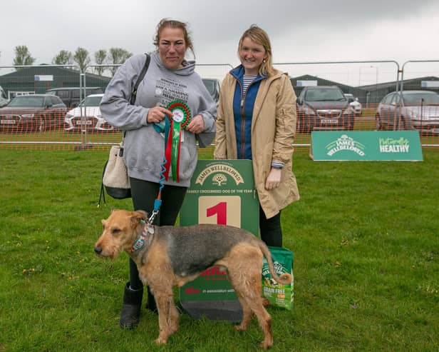 Diesel and Claire Whitehead, Scruffts winners at All About Dogs Newark, with judge Charlotte McNamara. Credit Alan Doyle and The Kennel Club