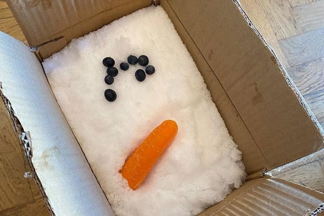 We think that £25 is pretty steep for this 'unused snowman'. The, perhaps not entirely serious, sales pitch is: "Snowman, still in the box. Just needs put together. No instructions but you’ll find them online. Didn’t get a chance to use it this year and nowhere to store it so grab a bargain."
