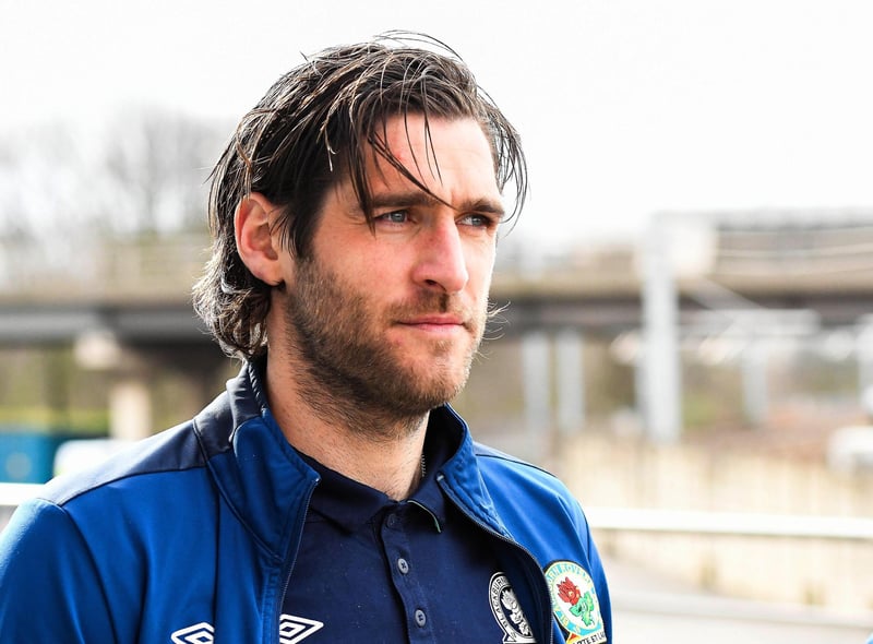 Sunderland have completed the signing of ex-Swansea City and Blackburn Rovers forward Danny Graham on a one-year deal. (Sunderland Echo)