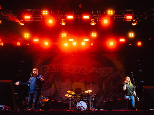Paul Heaton and Jacqui Abbott at Doncaster by Anthony Mooney