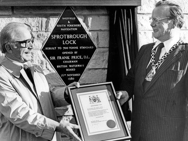 Sprotbrough Lock, rebuilt to 700 tonne standard, opened by Sir Frank Price, Chairman British Waterways Board, November 26, 1980