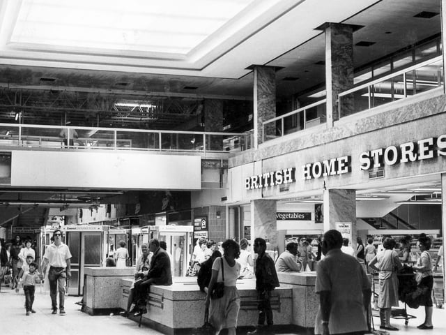A view of the The Arndale Centre's North Hall, June 1985