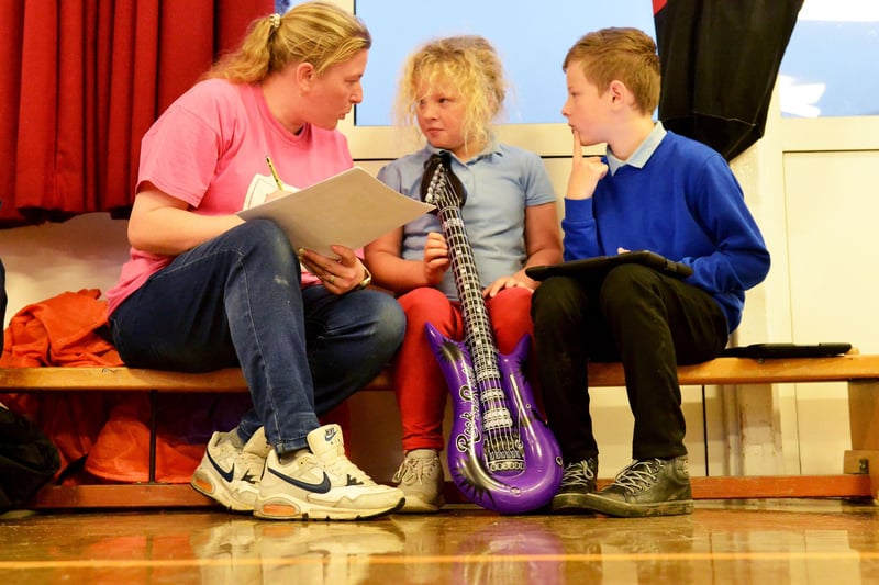Ward Jackson Primary school pupils Chardonnay Crate-Lionel (centre) with her brother Harvey in 2018 as they take part in the Rockstars Gig with their mum Angela.