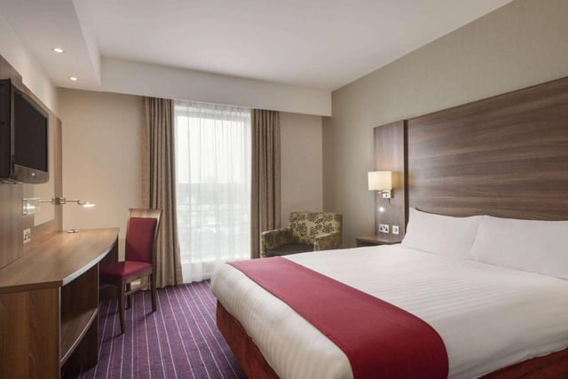 £86 per night | Customer Score: 8.2 | 4,233 Reviews