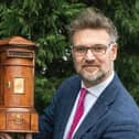 As Bargain Hunt star Charles Hanson arrives at court to face trial for domestic violence, who is his wife?