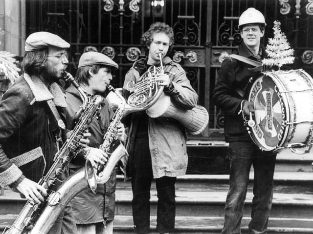 Sheffield Street Band performing in Pinstone Street in 1984
