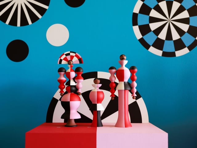 - Fashion Play