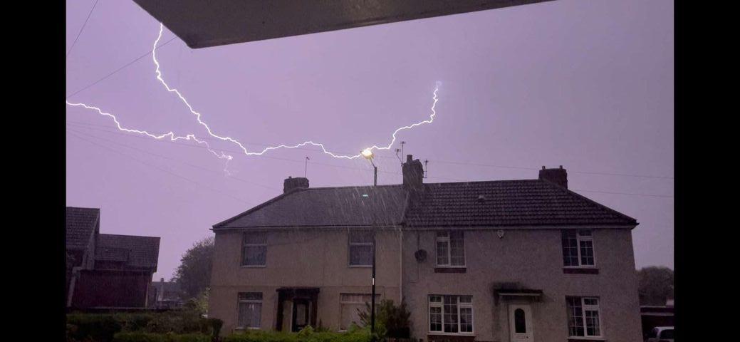 More of your spectacular storm pictures in Doncaster - Vimarsana News
