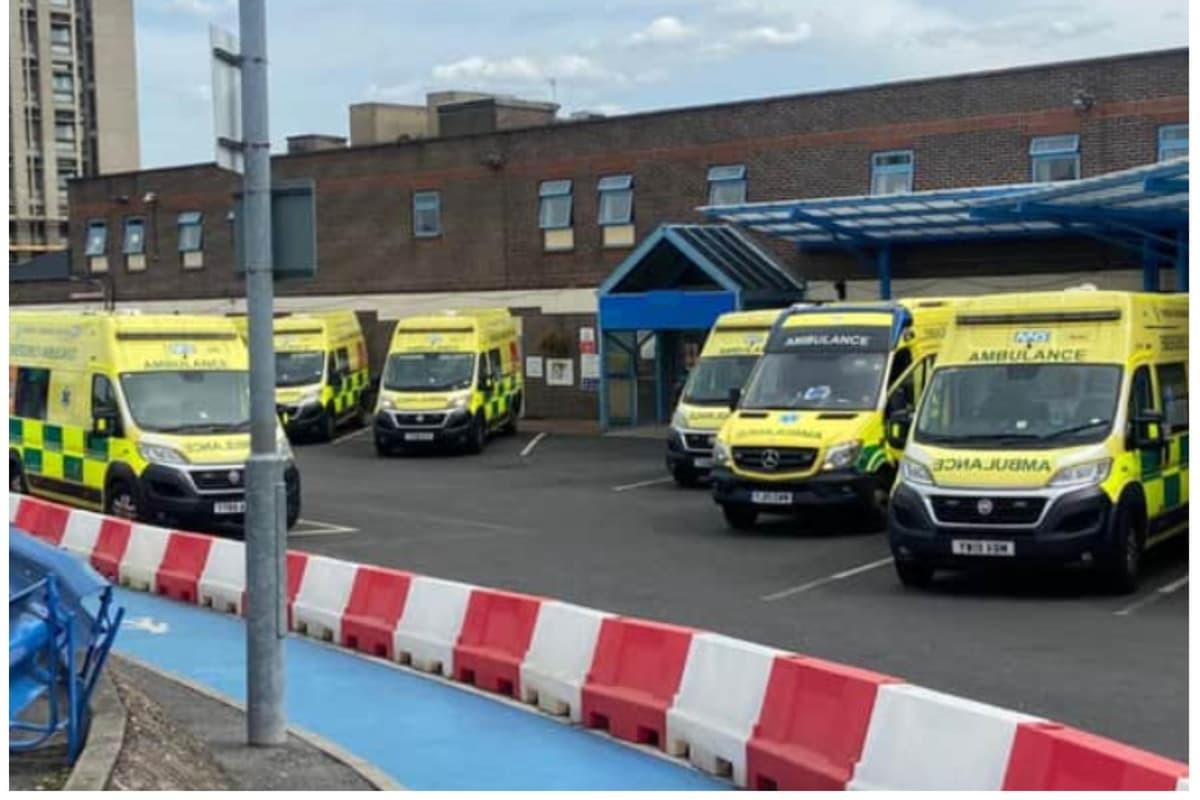 Person taken to hospital after early morning crash in Doncaster