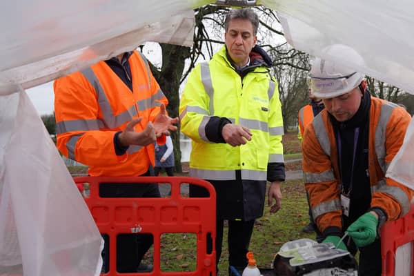 Doncaster North MP joins local Openreach engineers to get up to speed as new £22.5m ultrafast broadband network passes 75k.