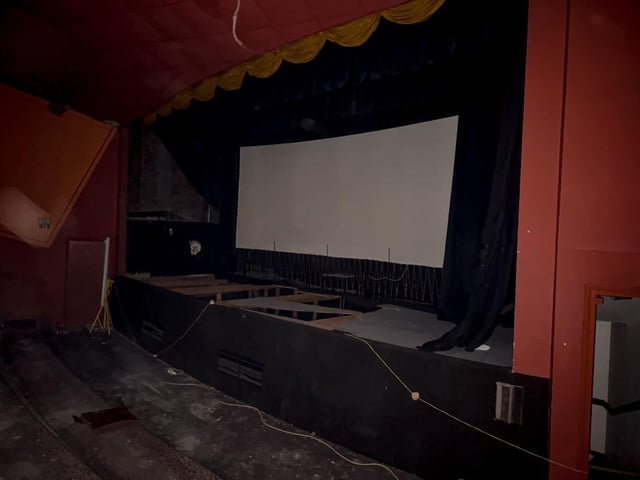 The ABC cinema still has screens in place.