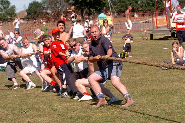Tug of war before the Sport Relief Mile at Sandall Park in 2006