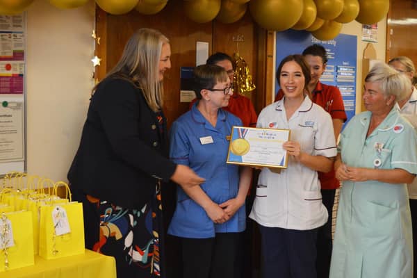 Ward 17 colleagues receive Gold Award certificate in NHS England’s Reconditioning Games