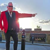 Enjoy an evening of modern jive with Dave Hamill.