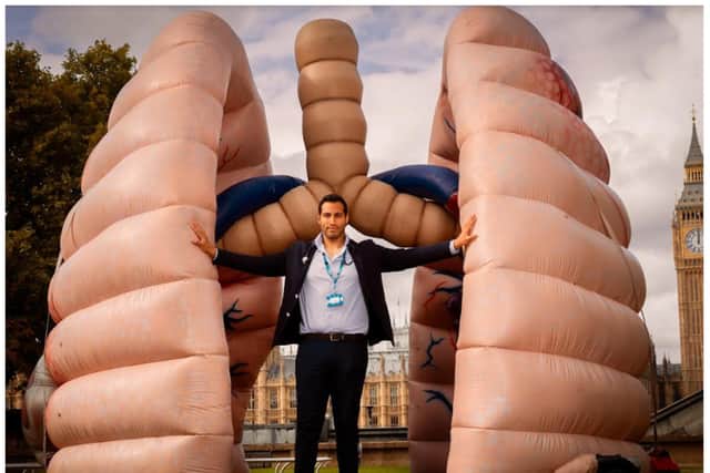 A ginat pair of lungs are coming to Doncaster to raise lung cancer awareness.
