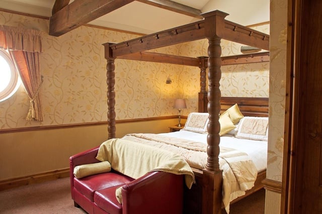 £100 per night | Customer Score: 8.9 | 669 Reviews