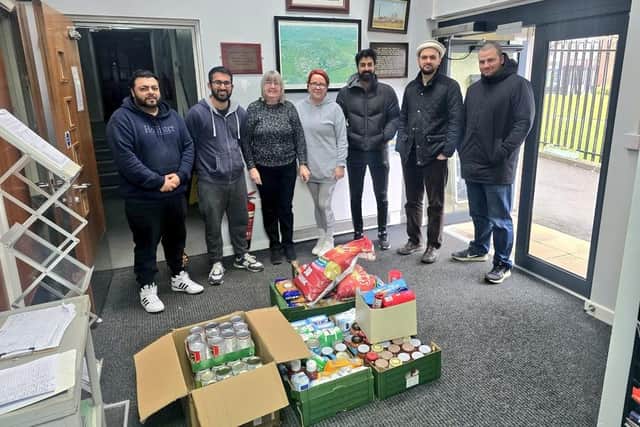 Ahmadiyya Muslim Youth Association Doncaster donates to foodbank.