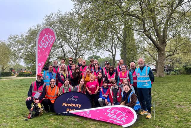 Paul Sinton-Hewitt and Ellie Simmonds at Finsbury parkrun as the parkwalk record was smashed on parkrun and Vitality’s ‘Let’s Walk’ day.
