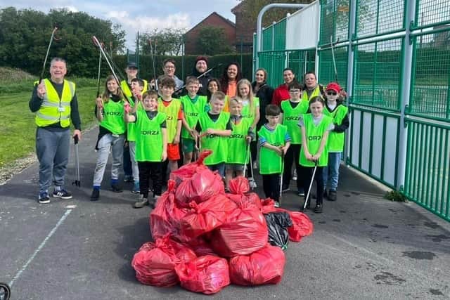 Mexborough's youbg litter pickers
