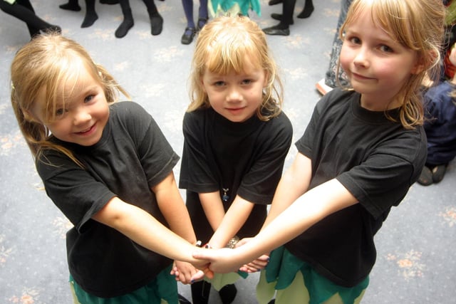 Folk Friendzy dancers Tegan Wingfield, Georgia Collinan and Brianna Undy at the Emerge indoors festival at Heanor Town Hall in 2006.