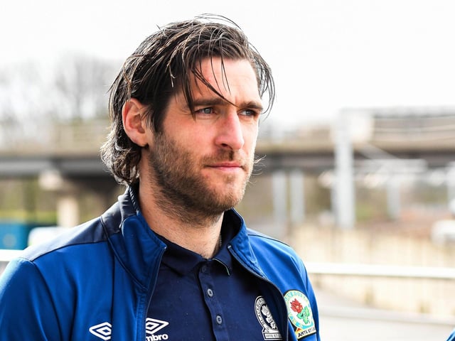 Sunderland have completed the signing of ex-Swansea City and Blackburn Rovers forward Danny Graham on a one-year deal. (Sunderland Echo)