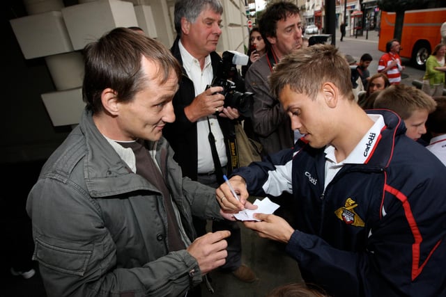 Craig Nelthorpe signs autographs for his fans