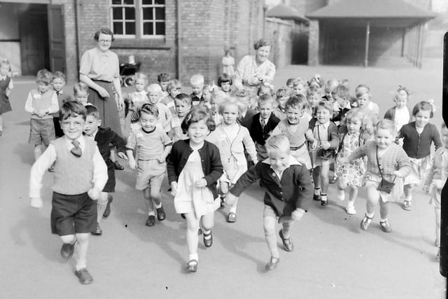 New starters in their first class at Jesmond Road Infants Photo: Hartlepool Museum Service.