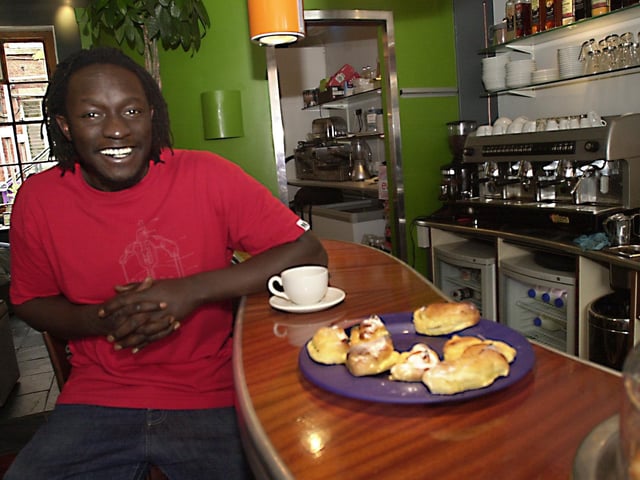 Oakey at Coffee Moco on West Street in 2002