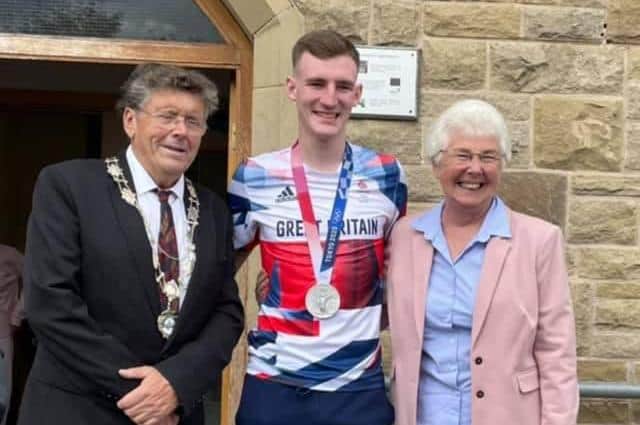 Bradly Sinden, pictured with Stainforth Mayor Dave Marshall and Doncaster Mayor Ros Jones.